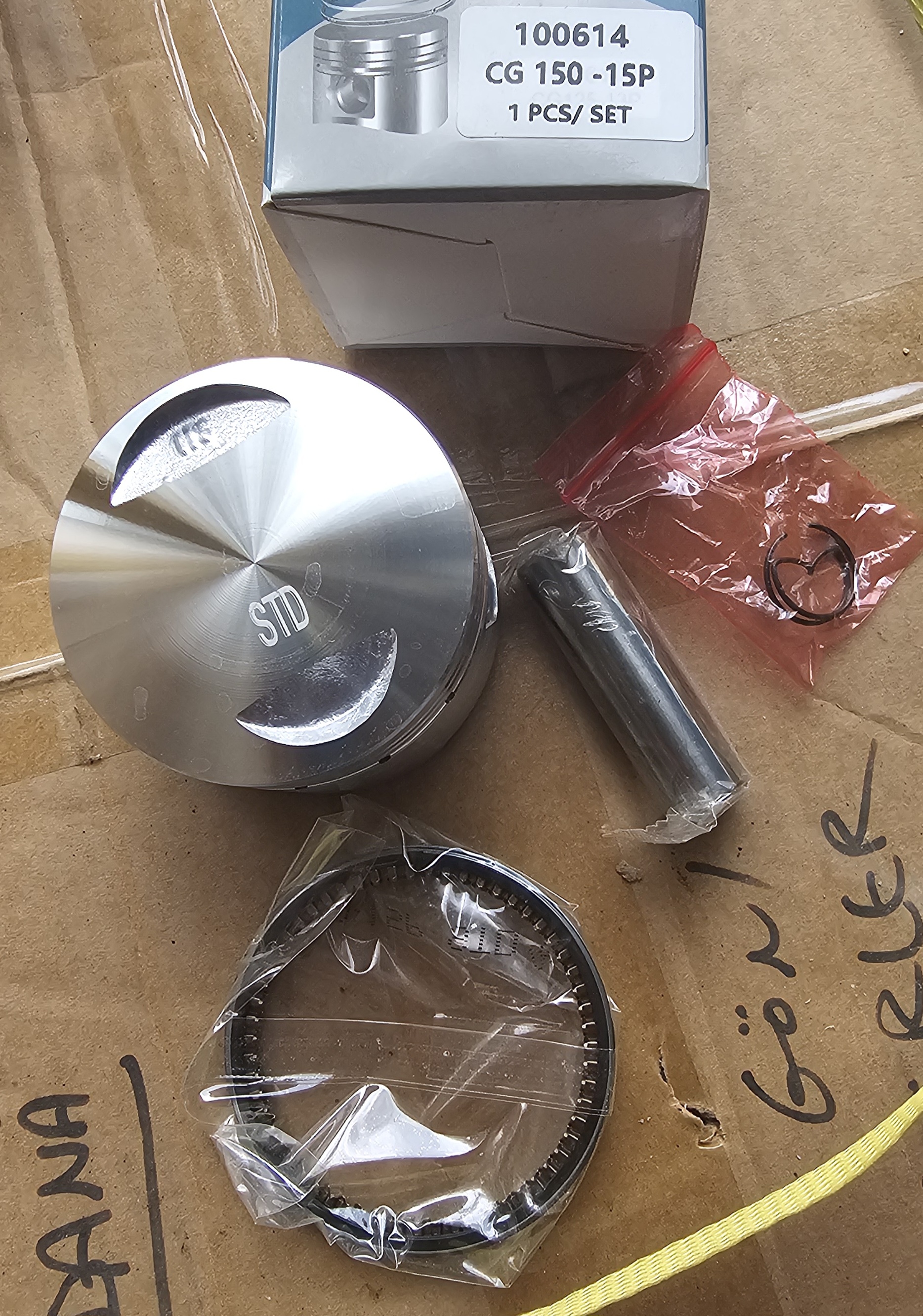 CG 150 PISTON SET 15 PERNO 62M